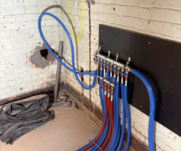 installatie Alpex leidingen door Jeffrey Soenens te Ronse 