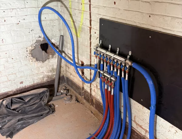 installatie Alpex leidingen door Jeffrey Soenens te Ronse 