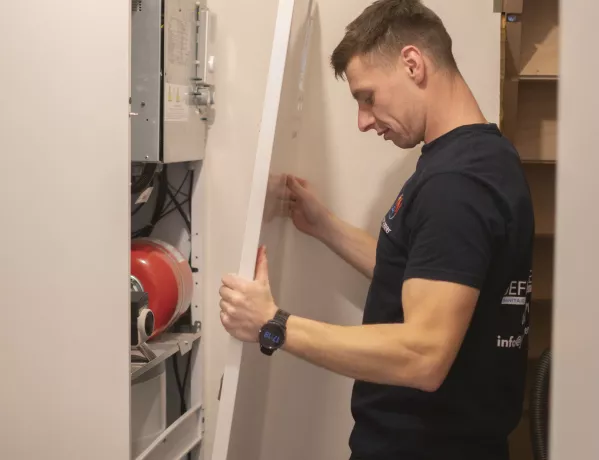 Installatie warmte pomp te Zwevezele door Jeffrey Soenens 